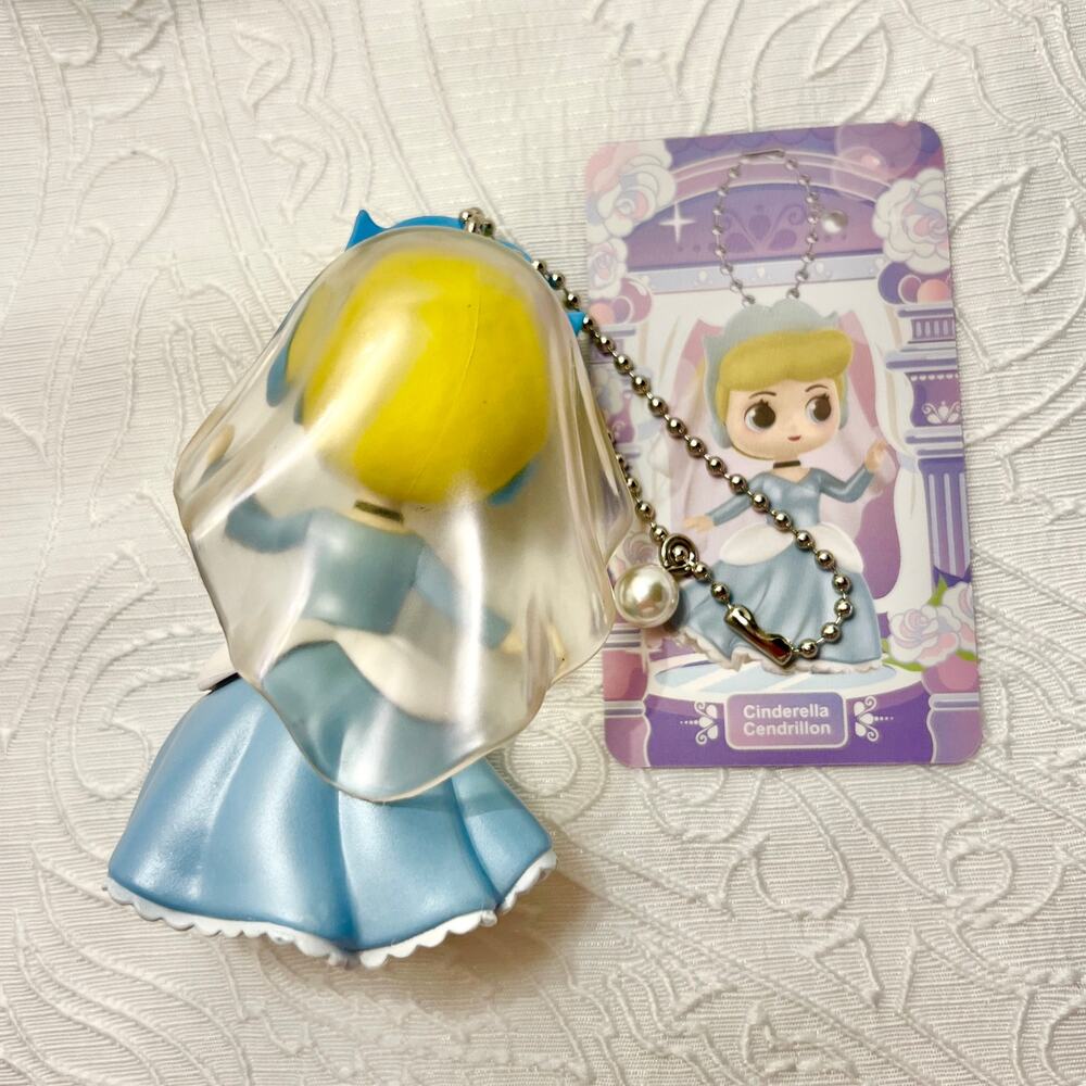 Disney Princess Bag Charm Blind Box Cinderella Miniso Keychain - Picture 3 of 3